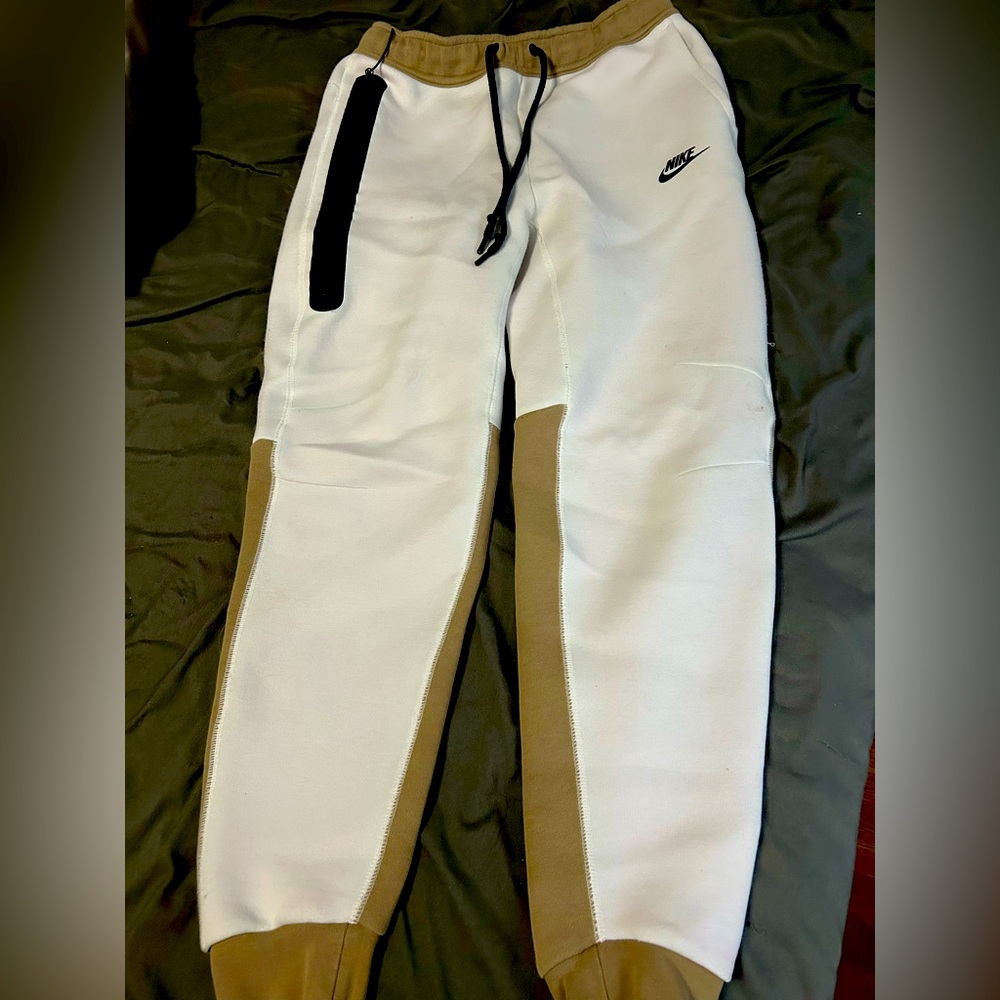 Nike Tech Fleece Joggers-used